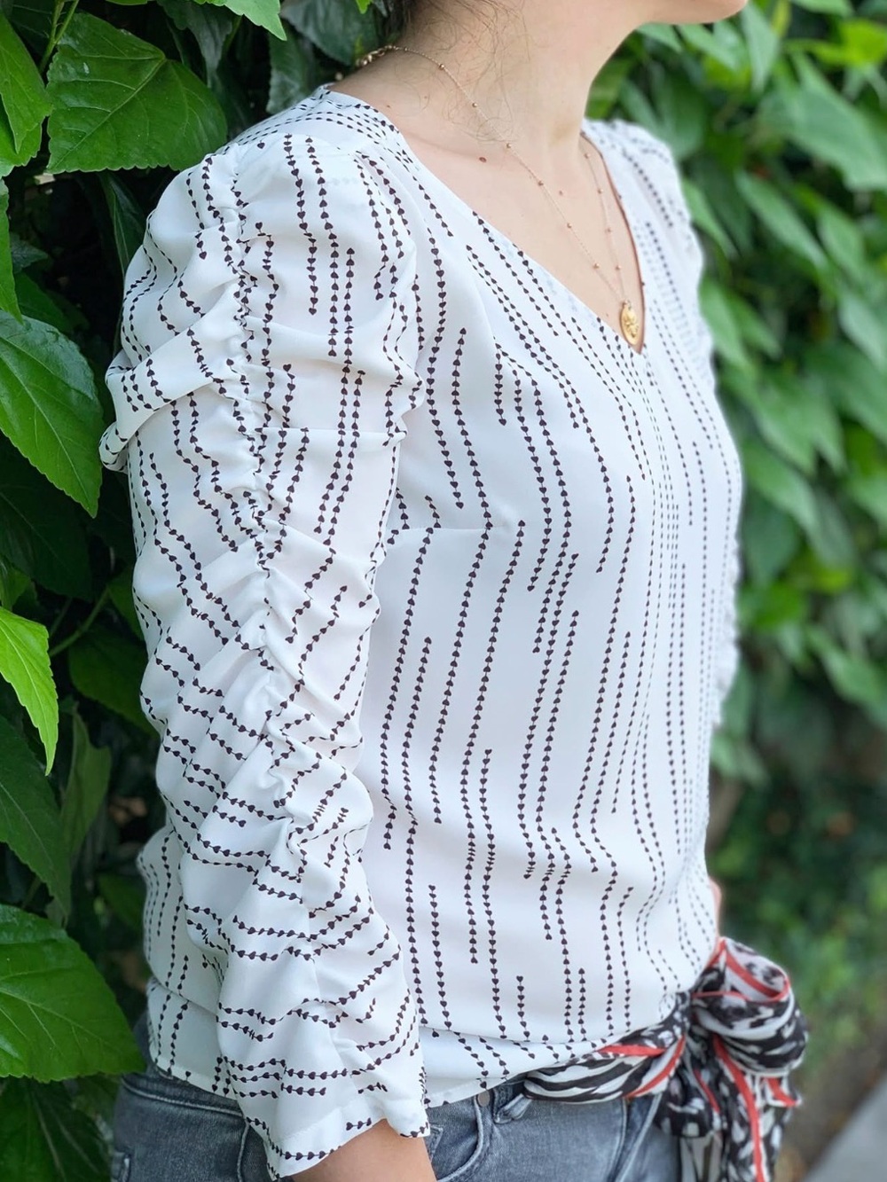 CAbi Devoted White V-Neck Geometric Heart Puff Sleeve Blouse Women’s Medium